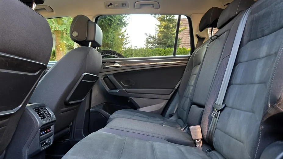 VOLKSWAGEN Tiguan -