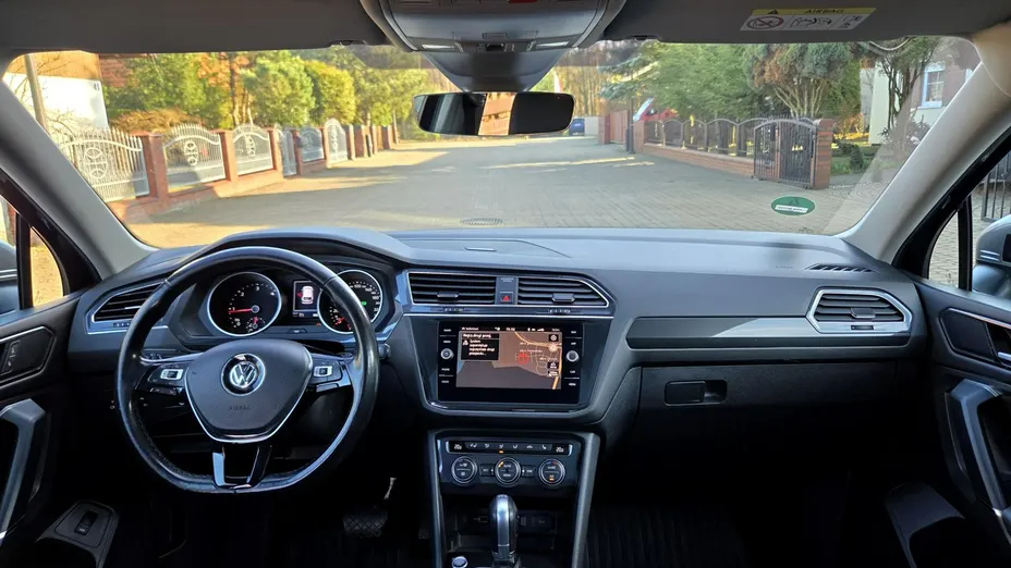 VOLKSWAGEN Tiguan -