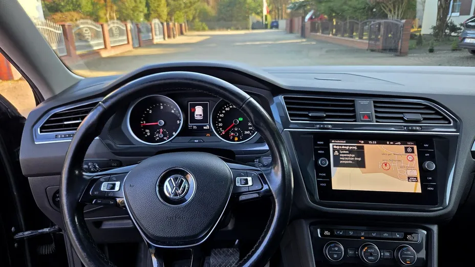 VOLKSWAGEN Tiguan -