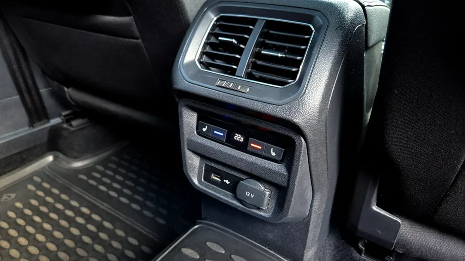 VOLKSWAGEN Tiguan -