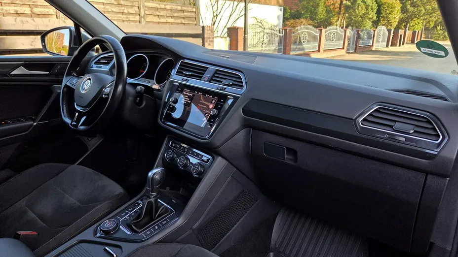VOLKSWAGEN Tiguan -