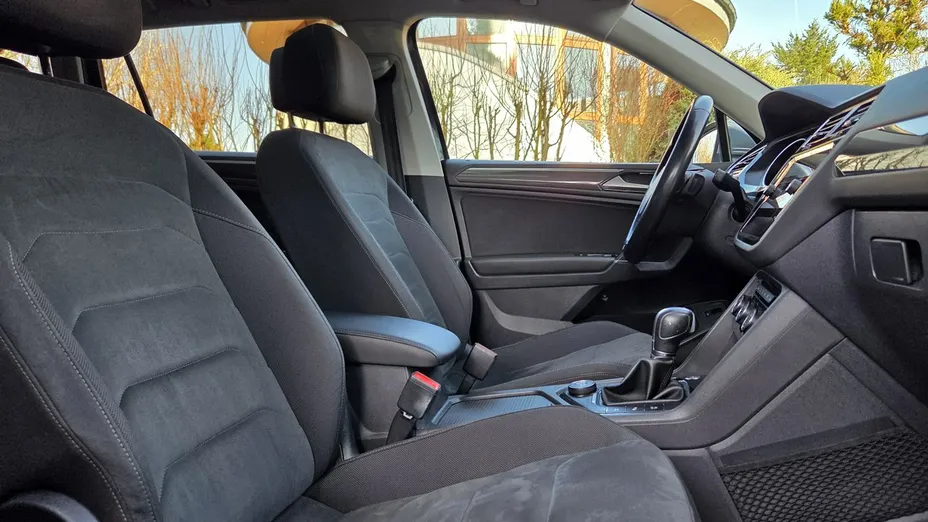 VOLKSWAGEN Tiguan -
