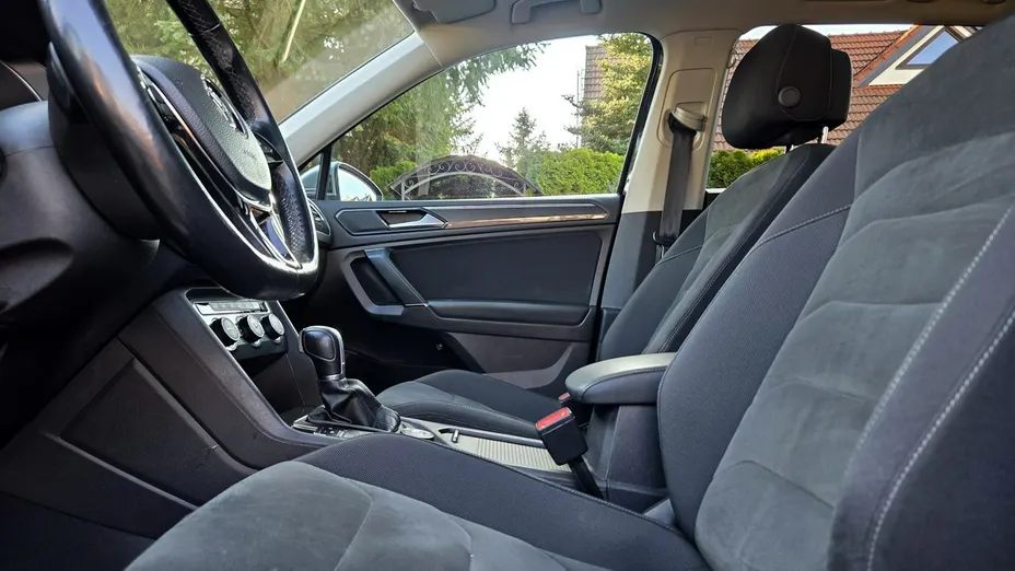 VOLKSWAGEN Tiguan -