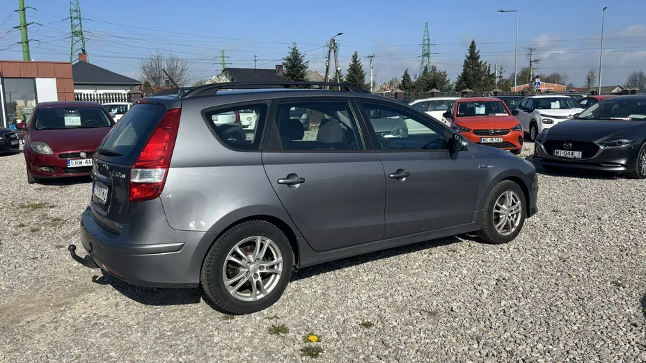 HYUNDAI i30 -