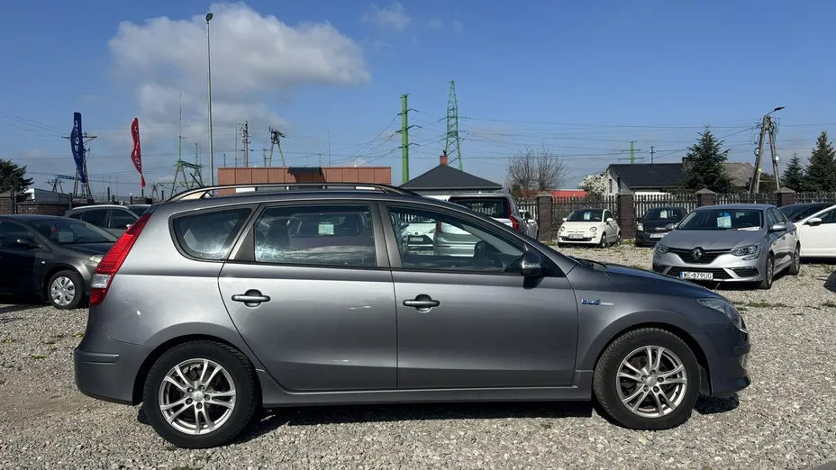HYUNDAI i30 -