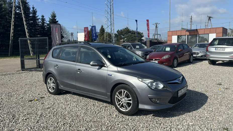 HYUNDAI i30 -