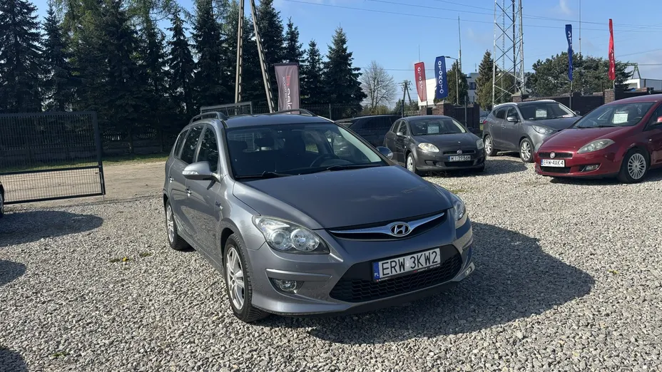 HYUNDAI i30 -