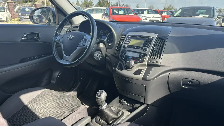 HYUNDAI i30 -