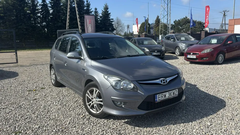 HYUNDAI i30 -