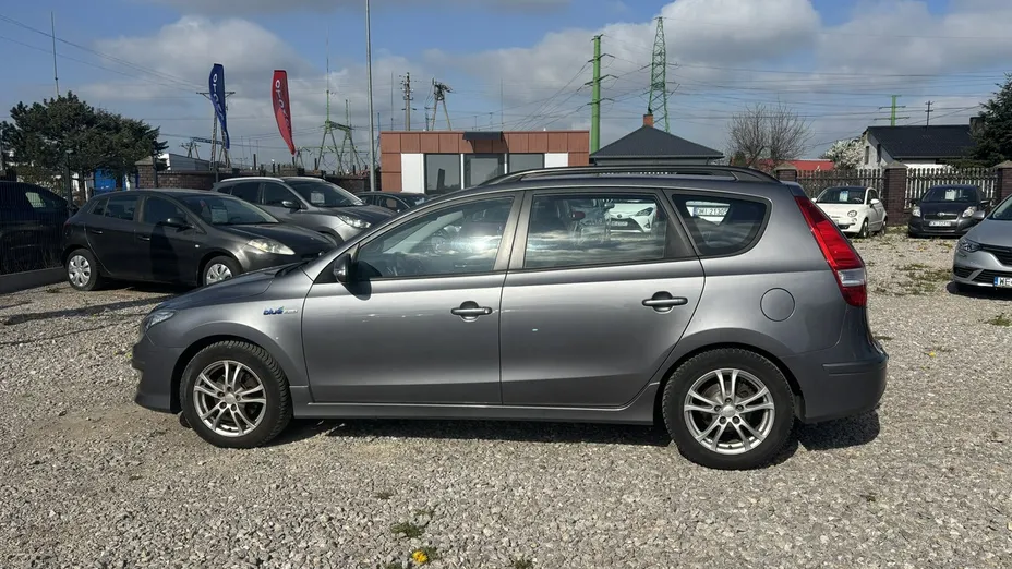 HYUNDAI i30 -