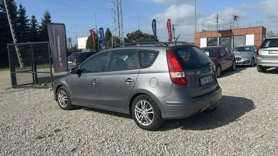 HYUNDAI i30 -