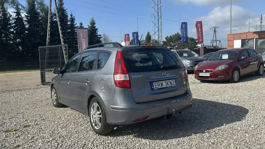 HYUNDAI i30 -