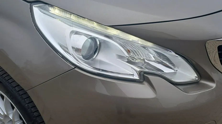 PEUGEOT 2008 -