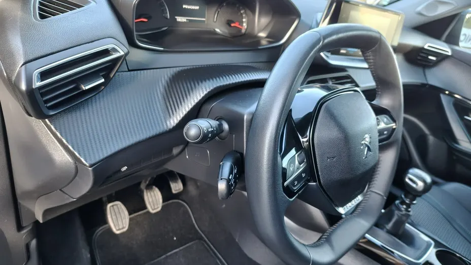 PEUGEOT 2008 -