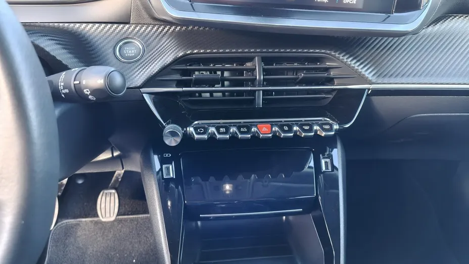 PEUGEOT 2008 -