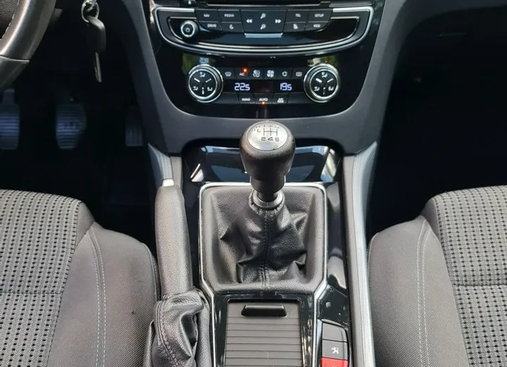 PEUGEOT 508 -