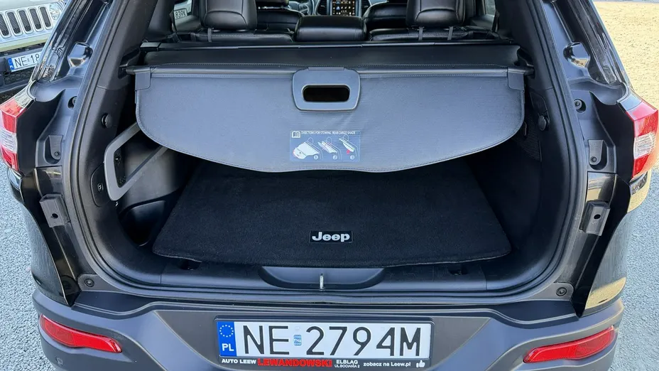 JEEP Cherokee -