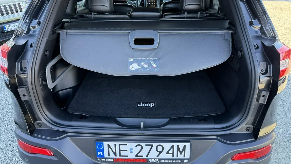 JEEP Cherokee -
