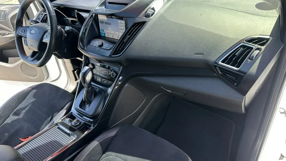 FORD Kuga -
