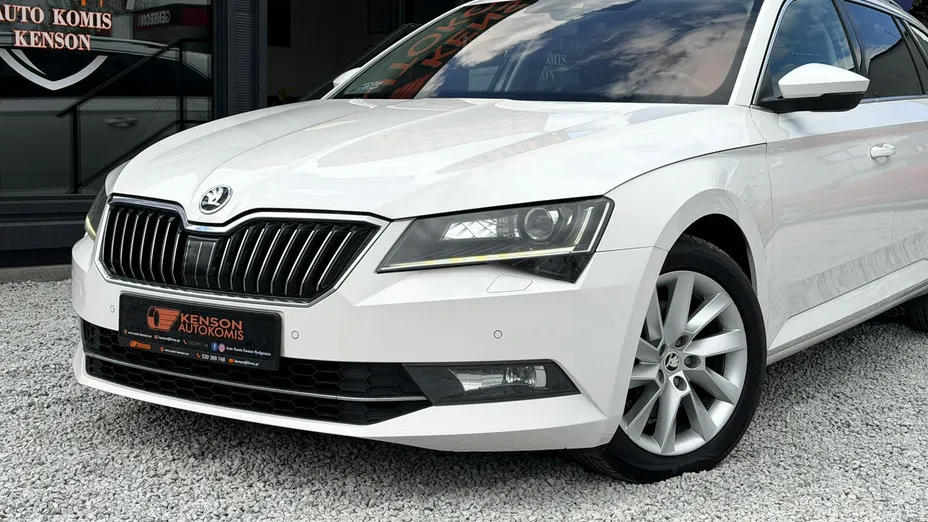 SKODA Superb -