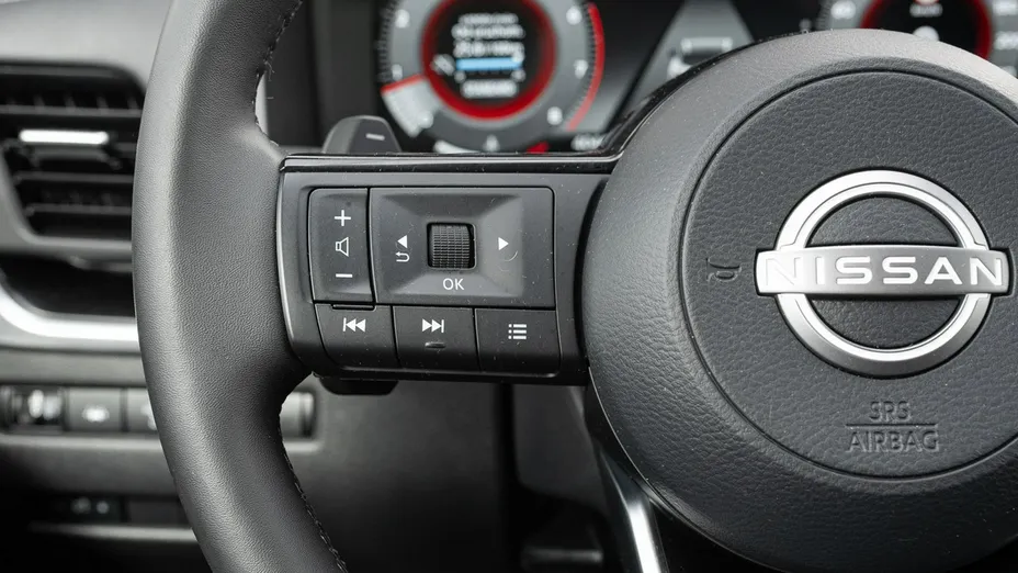 NISSAN Qashqai -
