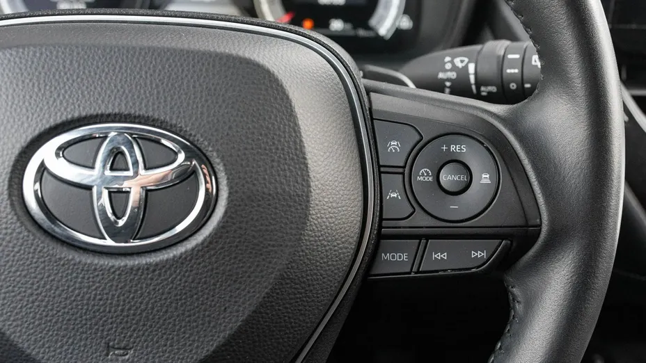 TOYOTA Corolla -