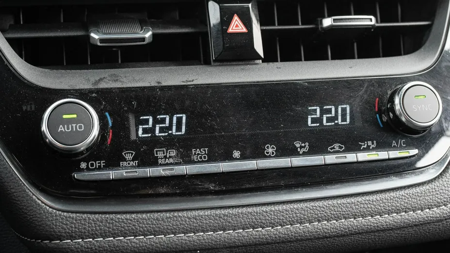 TOYOTA Corolla -