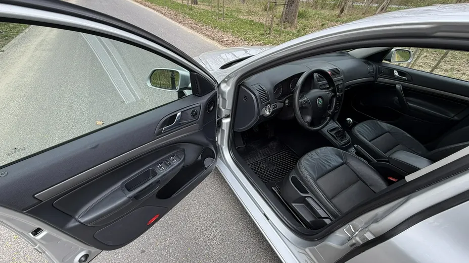 SKODA Octavia -