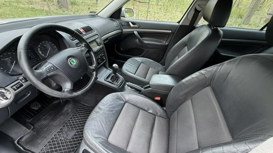 SKODA Octavia -