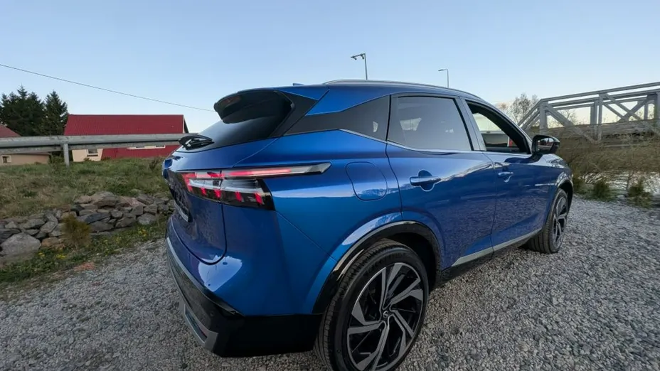 NISSAN Qashqai -