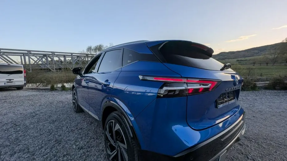 NISSAN Qashqai -