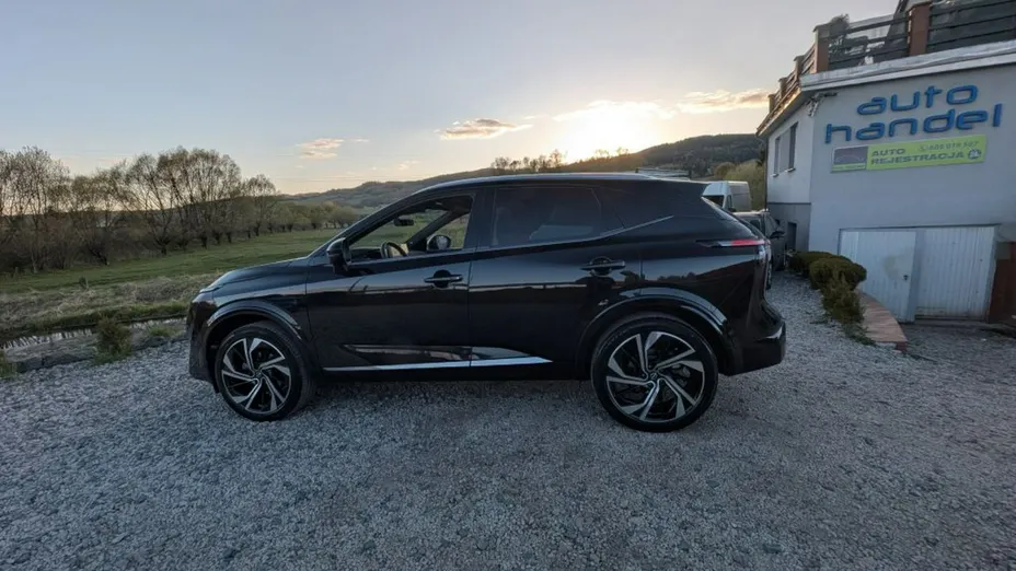 NISSAN Qashqai -