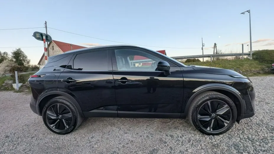 NISSAN Qashqai -