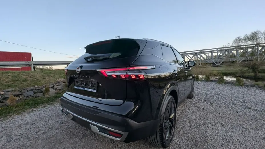 NISSAN Qashqai -