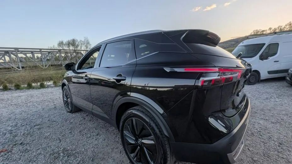 NISSAN Qashqai -