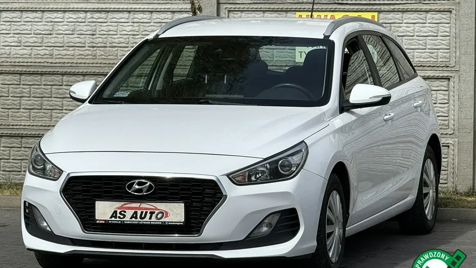 HYUNDAI i30 -