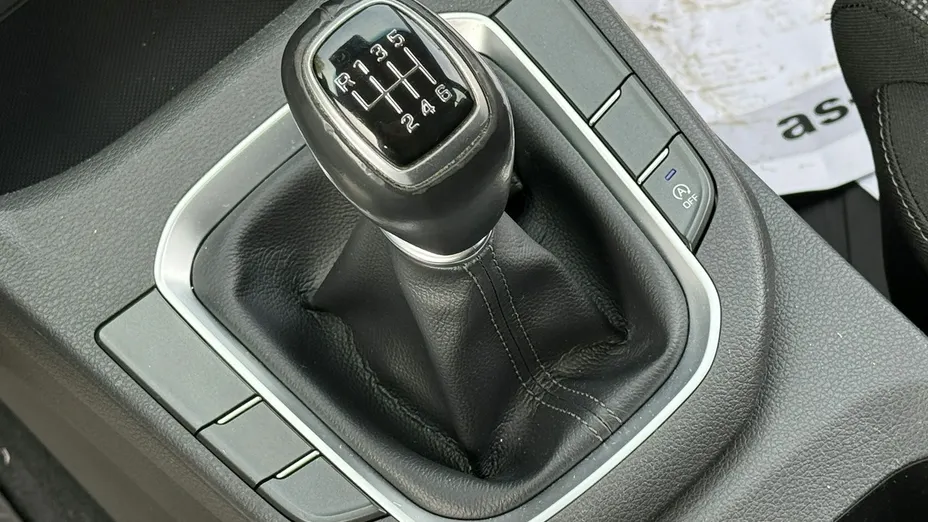 HYUNDAI i30 -