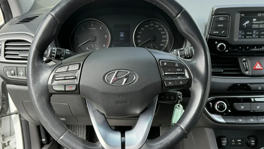 HYUNDAI i30 -