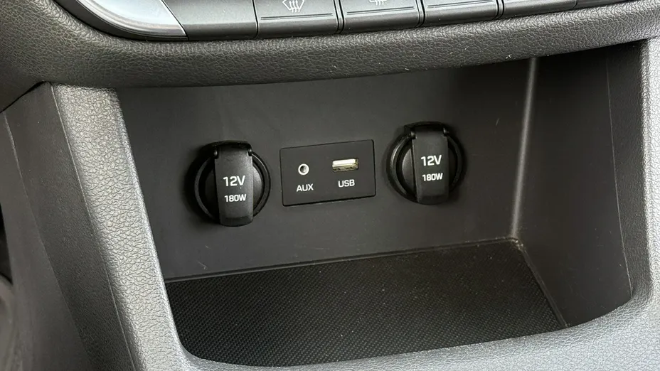 HYUNDAI i30 -