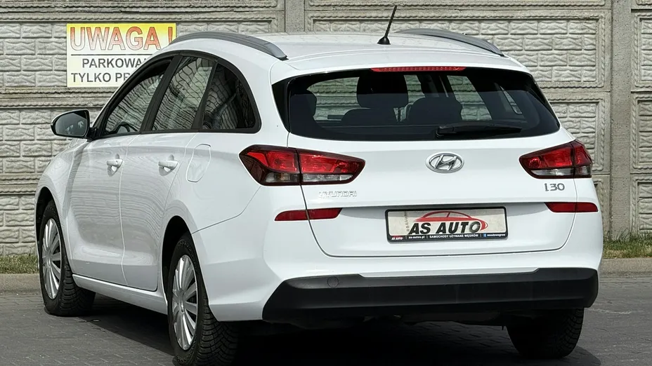 HYUNDAI i30 -