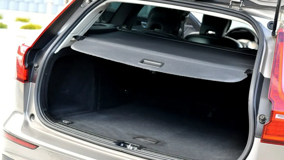 VOLVO V60 -