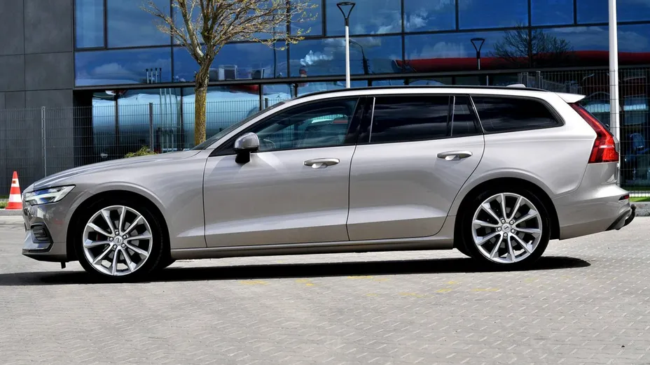 VOLVO V60 -
