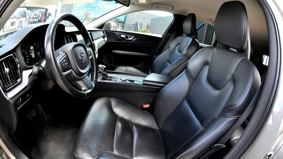 VOLVO V60 -