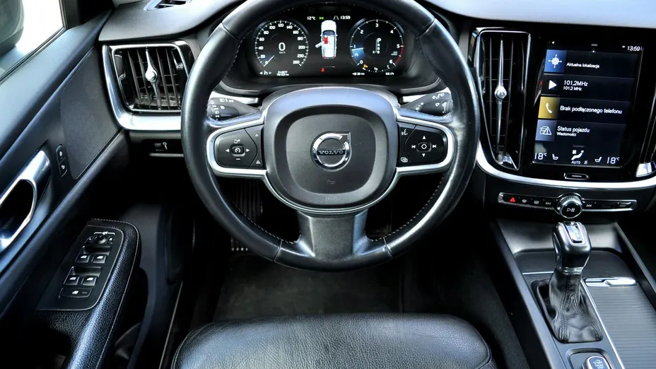 VOLVO V60 -