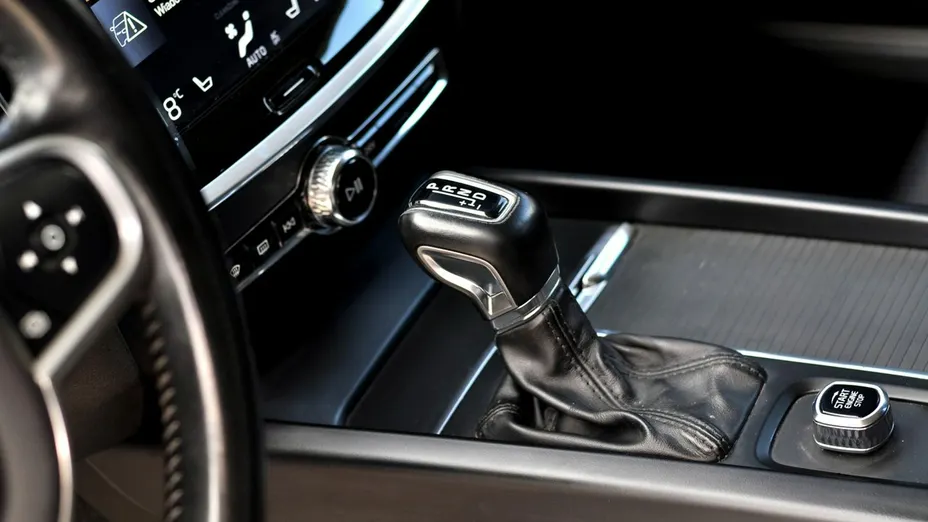 VOLVO V60 -