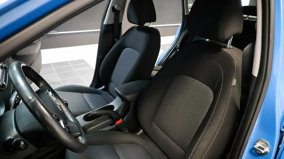 HYUNDAI Kona -