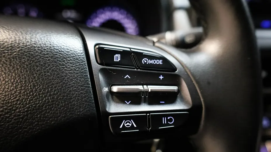 HYUNDAI Kona -