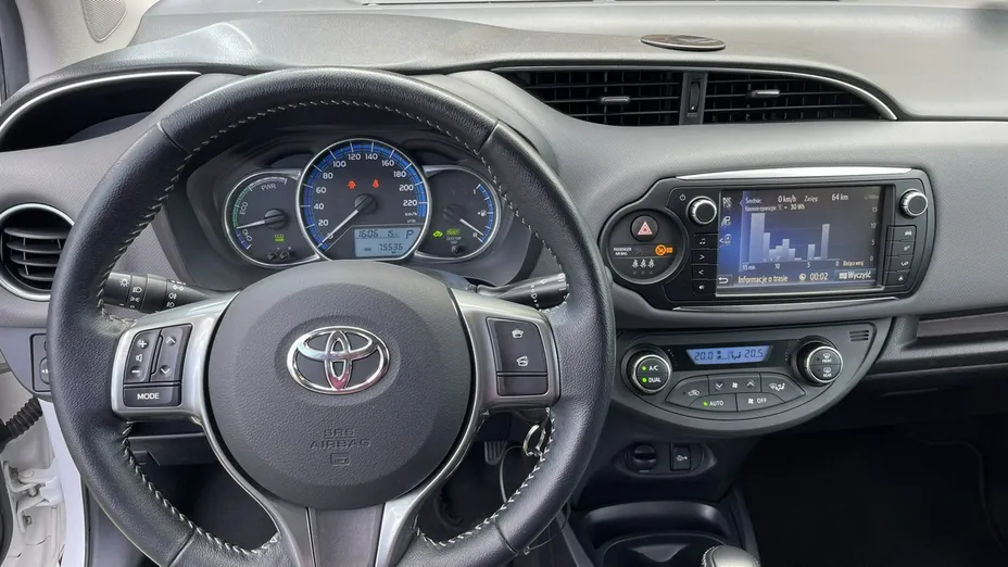 TOYOTA Yaris -