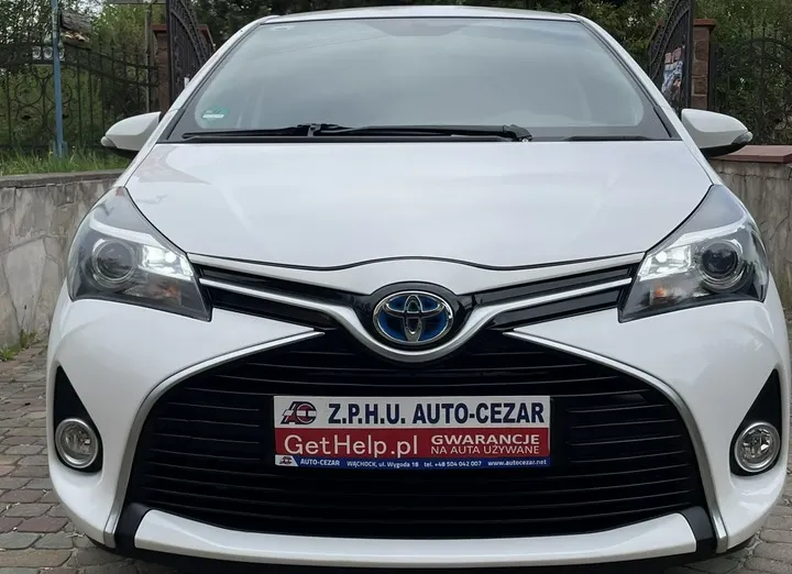 TOYOTA Yaris -