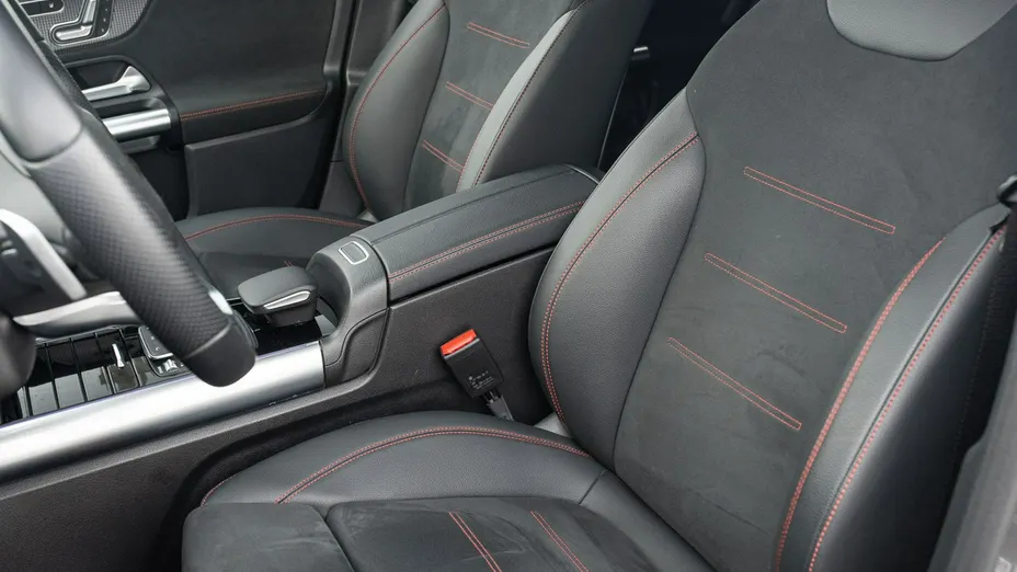 MERCEDES-BENZ EQA -